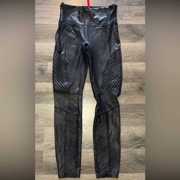 SPANX faux leather leggings - Picture 3 of 4